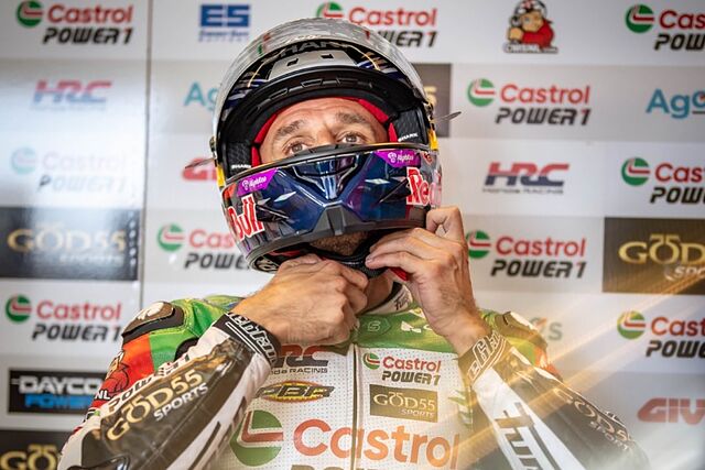 Zarco, en el box del LCR Honda.