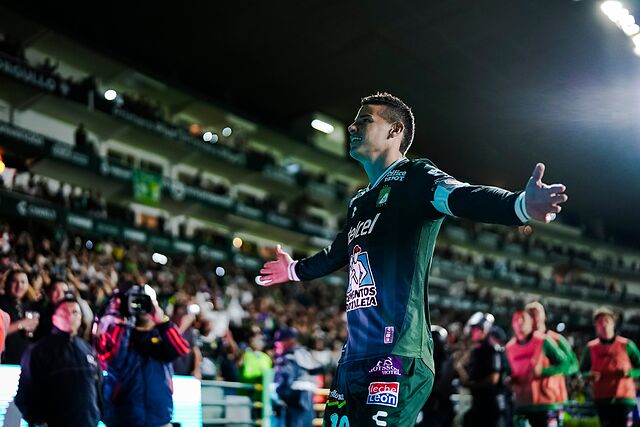 James celebrando un gol
