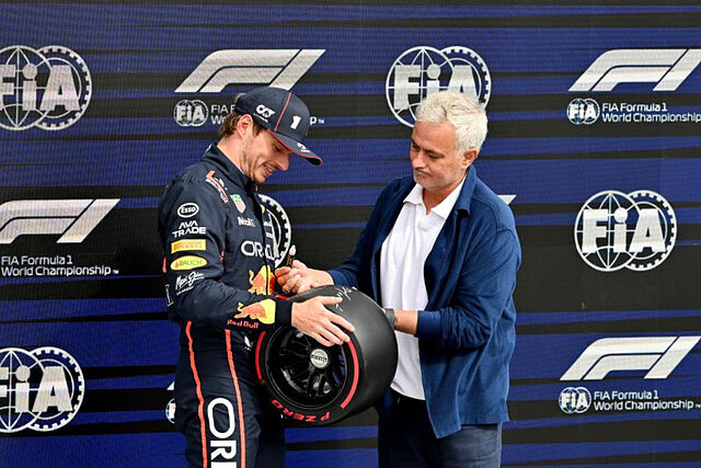 Verstappen y Mourinho, tras la qualy.