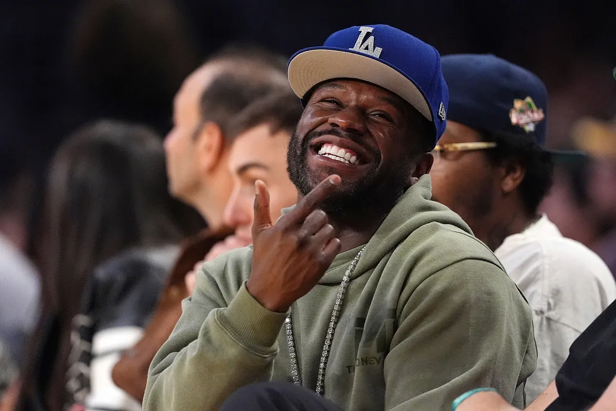 Floyd Mayweather faces backlash after announcing boxing return at age 49