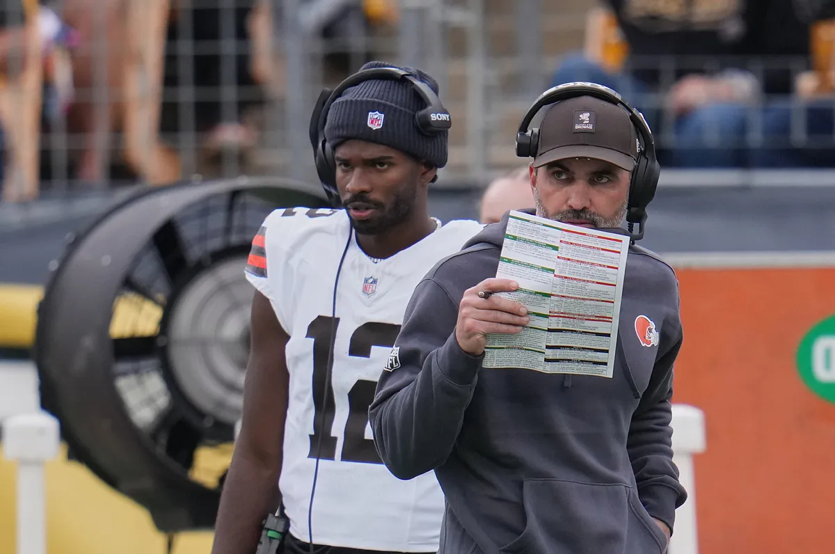 The Shedeur Sanders video that Kevin Stefanski would rather forget has gone viral again after another Dillon Gabriel disaster | Marca