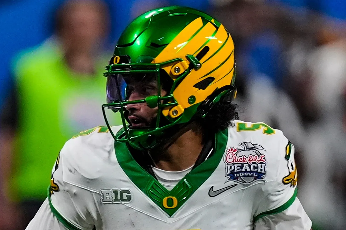 Dante Moore stays at Oregon and changes the entire NFL draft picture