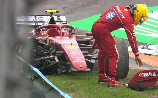 Hamilton, tras chocar y abandonar en Zandvoort.