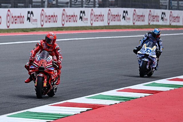 Marc M�rquez y �lex M�rquez en el desarrollo de la 'sprint' del GP de Italia.
