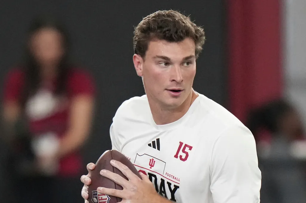 Tom Brady, Raiders smile wide as Fernando Mendoza crushes Indiana Pro Day: "Hasn't missed one throw"