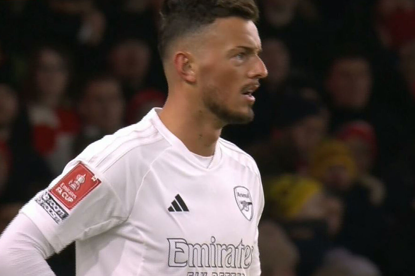 Ben White wearing Arsenal's white jersey