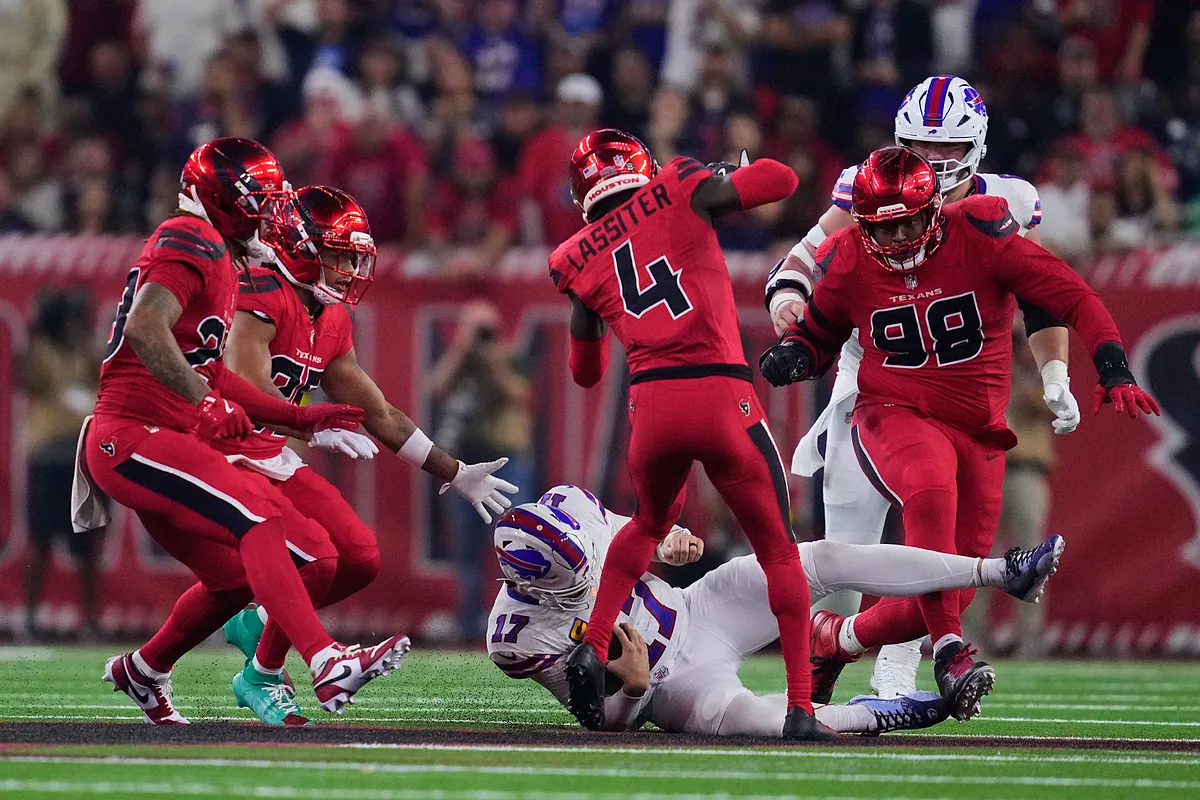 Texans troll Buffalo Bills eating 'buffao' chicken wings in viral video