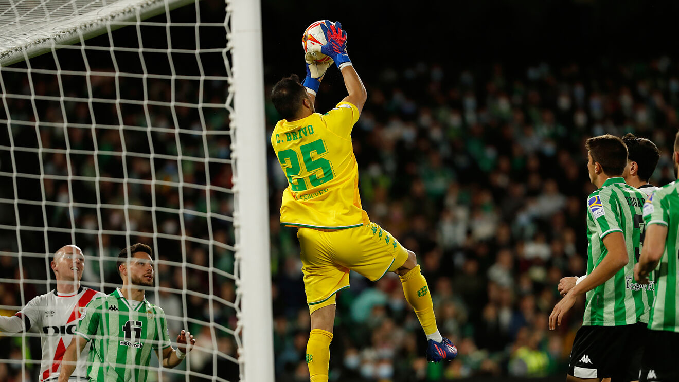 Claudio Bravo, frente al Rayo Vallecano