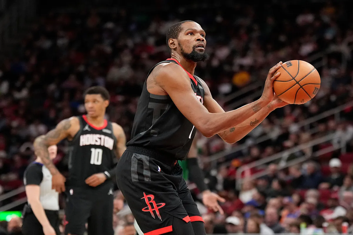 Why Kevin Durant prefers video games over social media X: His humorous explanation