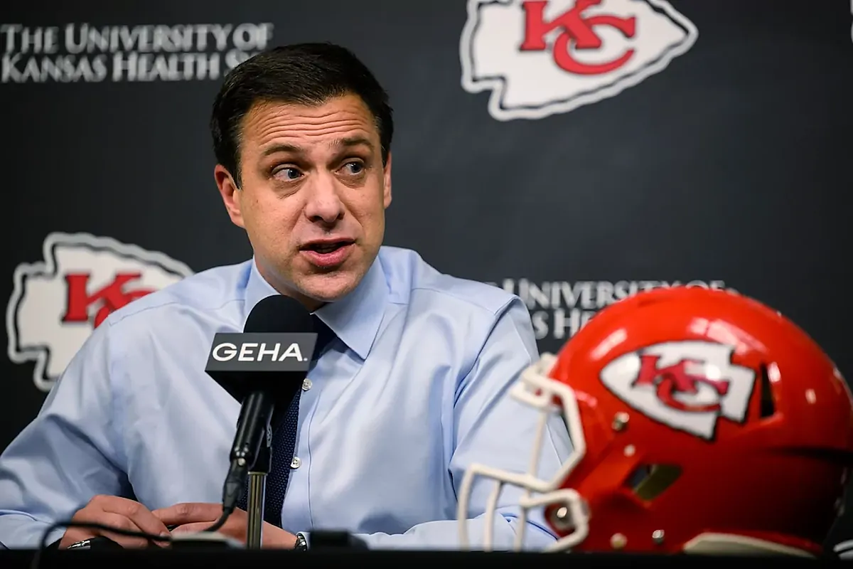 "Yuck!" The Chiefs' potential move to the No. 3 or 4 pick is drawing harsh criticism: "I don't care who the player is, it's a disaster"