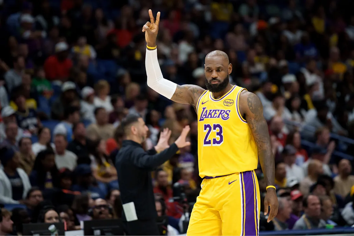 The Los Angeles Lakers evaluate LeBron James' availability minute by minute against Milwaukee
