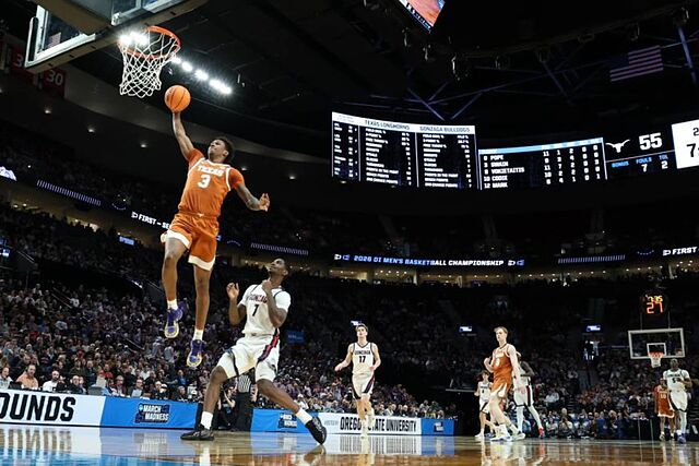 Saint-Sup�ry observa a lo lejos un mate en contra.
