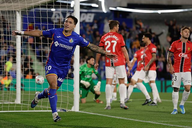 Mart�n Satriano celebra el primer gol del equipo ante el Mallorca.