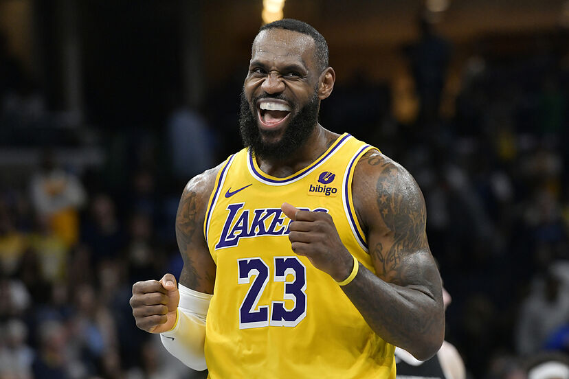 LeBron James shamelessly annoys his neighbors playing loud music with his  wife and friends in new commercial | Marca