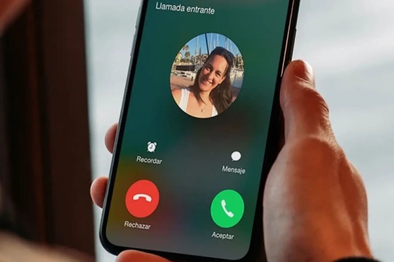 Technology The latest WhatsApp scam: your phone's camera can ruin you...