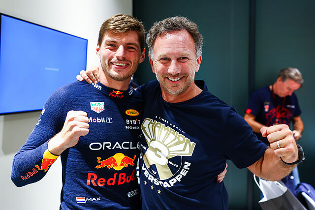 Christian Horner y Max Verstappen despu�s de uno de los t�tulos del holand�s.