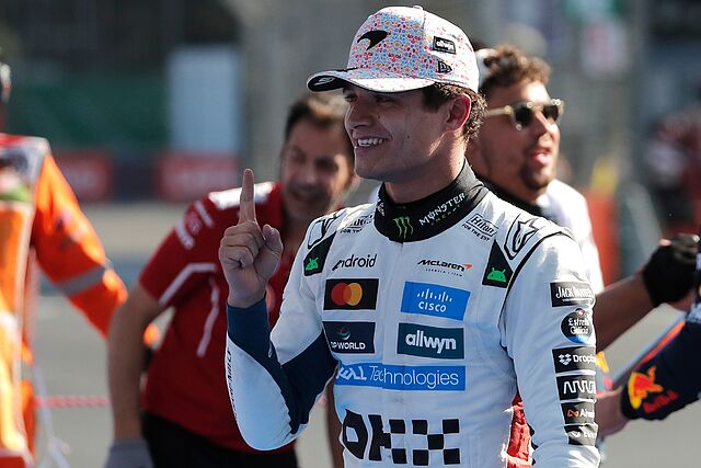 Lando Norris celebra su victoria en el GP de M�xico.