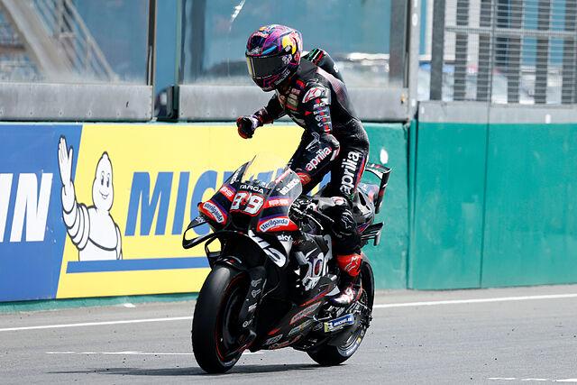Jorge Mart�n celebra con rabia su triunfo en Le Mans.