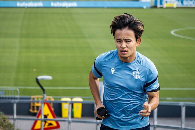 Tale Kubo se dirige a un campo de entrenamiento de Zubieta para entrenar.