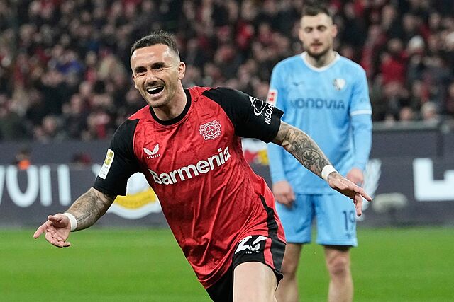 Aleix Garc�a, celebrando un gol con el Bayer Leverkusen.