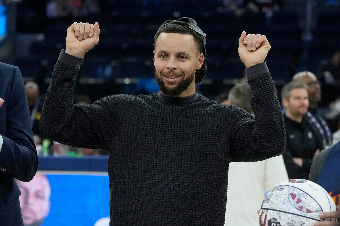 Golden State Warriors guard Stephen Curry before an NBA basketball...