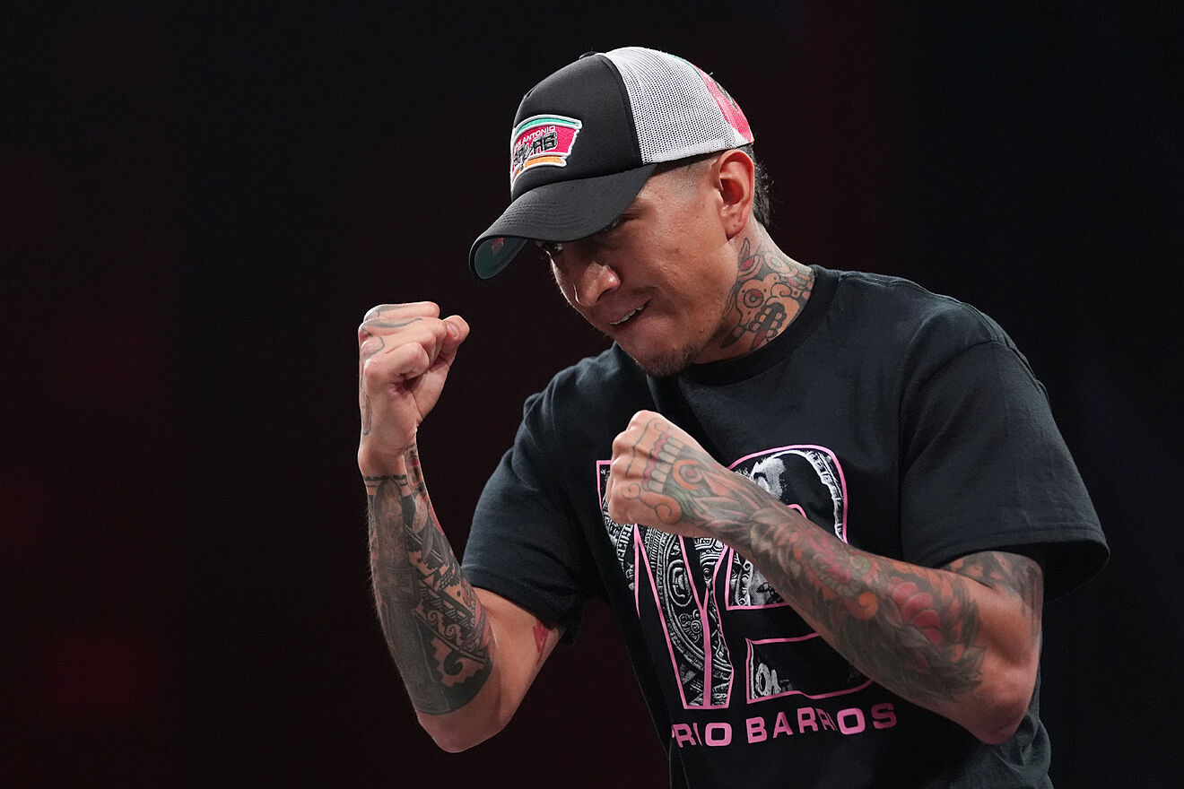 Mario Barrios works out ahead of his WBC welterweight world title bout...