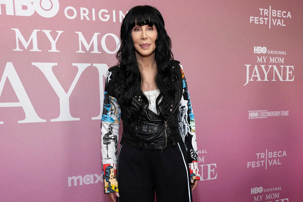 Cher sells her Malibu mansion for 75 million dollars: the majestic home ...