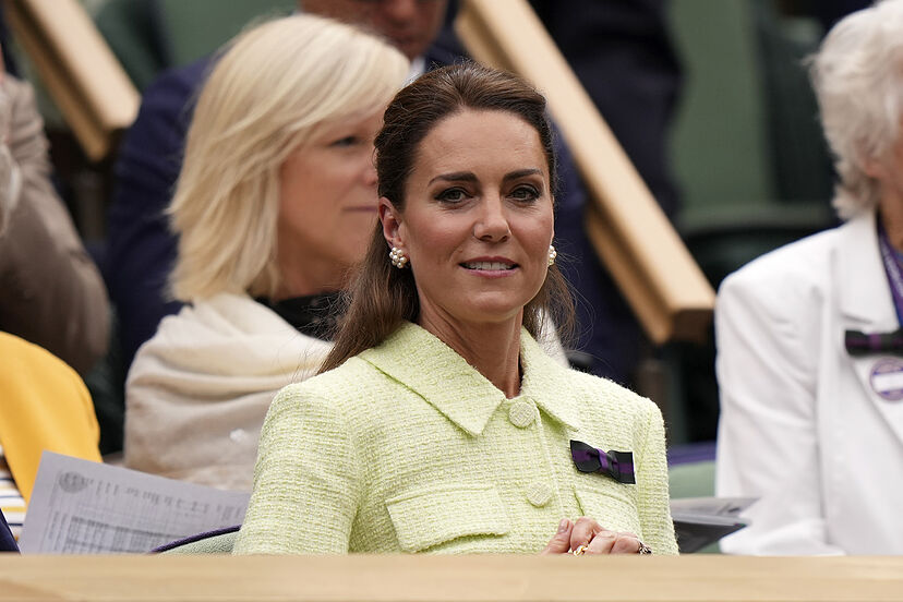 Kate Middleton makes waves with tennis ball green dress at Wimbledon  women's finals | Marca