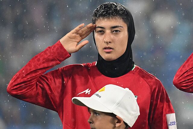 La selecci�n femenina de Ir�n sigue en un hotel de Kuala Lumpur mientras se prepara su viaje