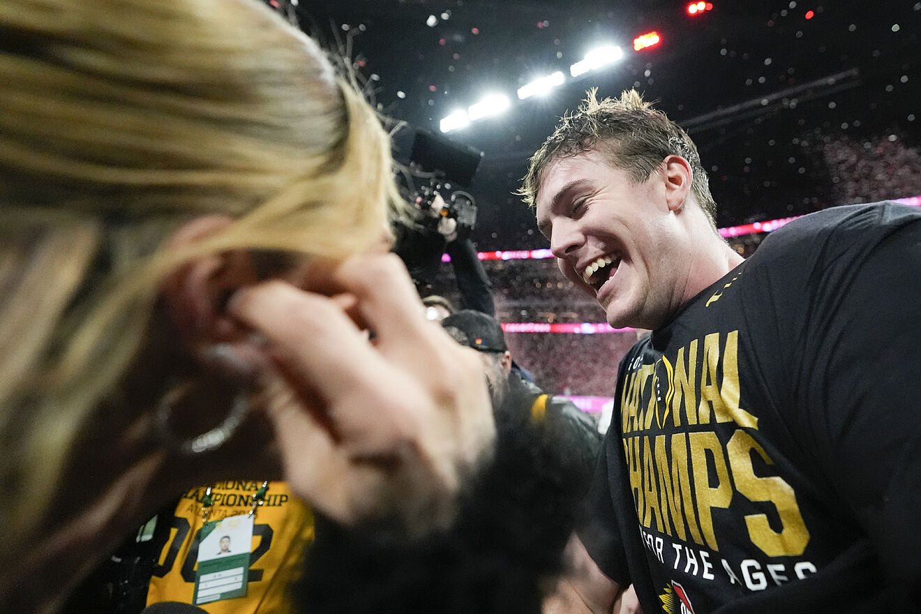 Will Howard's girlfriend, Lauren Leiker goes viral in Ohio State win: Another media couple for the NFL's future?