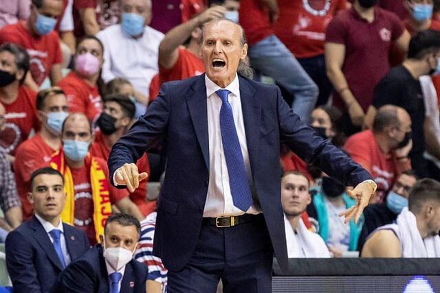 Dusko Ivanovic, durante una de sus dos �ltimas etapas en el banquillo del Baskonia.