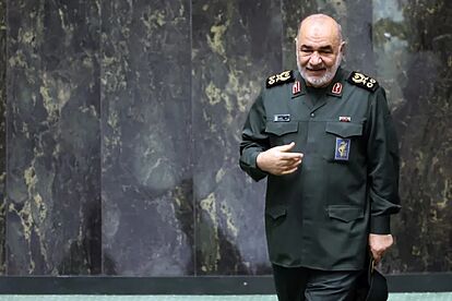 (min-width: 768px) 165px, 98px