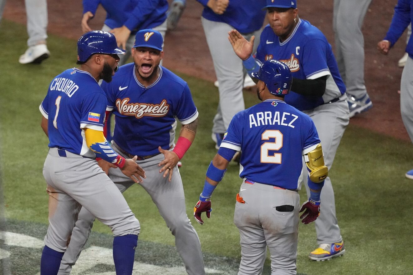Venezuela overcame a two-run deficit to defeat Italy in the second WBC...