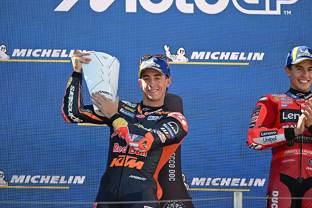 Pedro Acosta, en el podio.