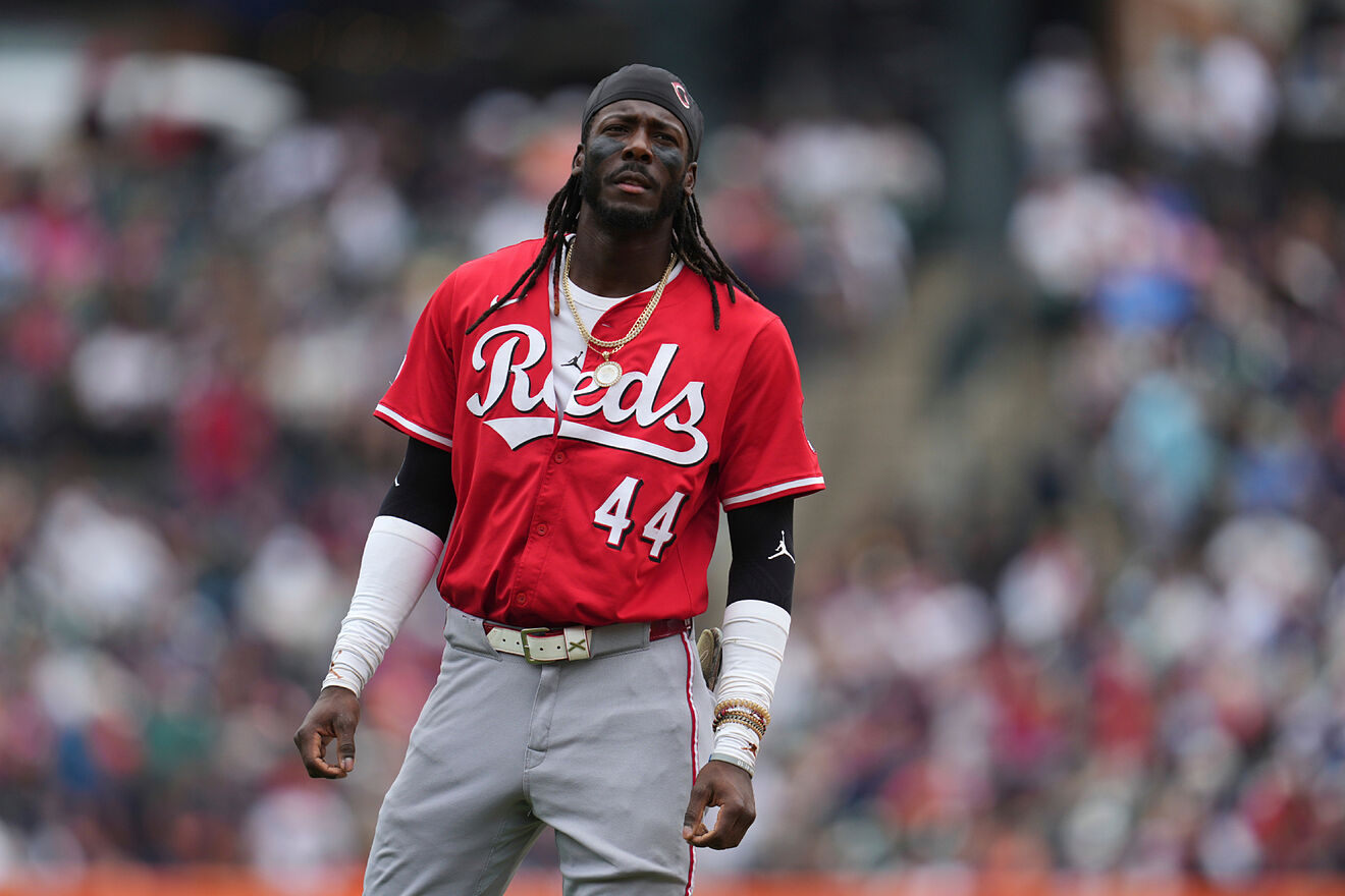 Cincinnati Reds shortstop Elly De La Cruz waits for his glove against...