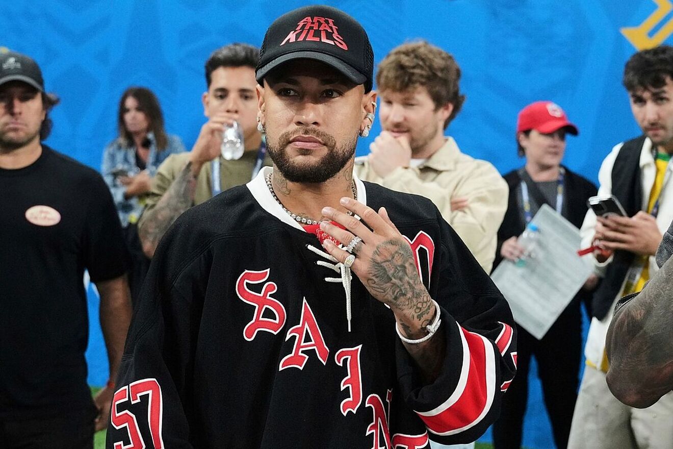 Neymar reacts sarcastically to those who claim he neglects his career for poker