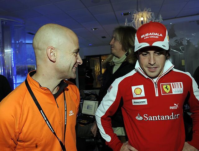 Antonio Lobato y Fernando Alonso, en una imagen de 2010.
