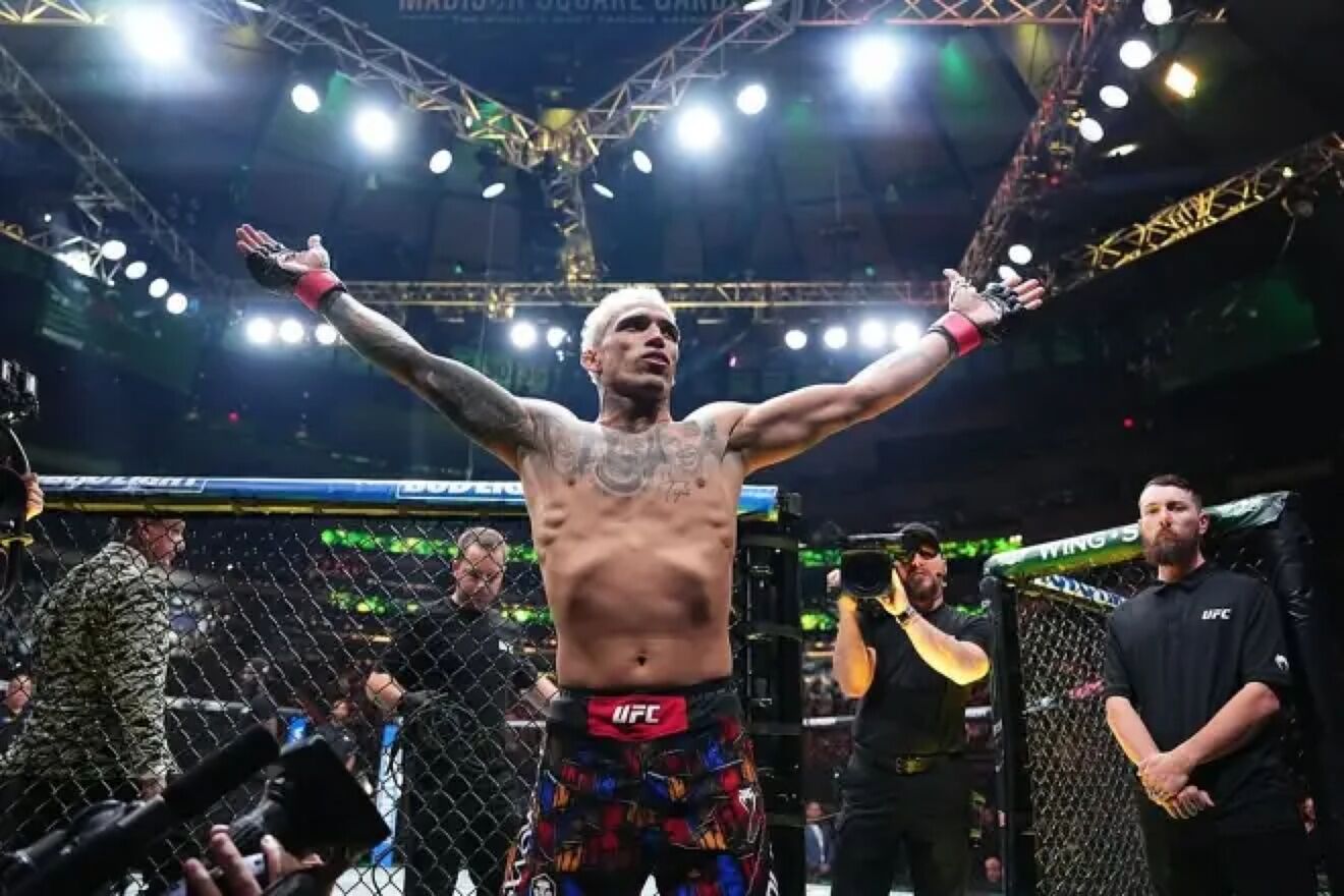 How Charles Oliveira, Ilia Topuria's rival, got out of the favelas