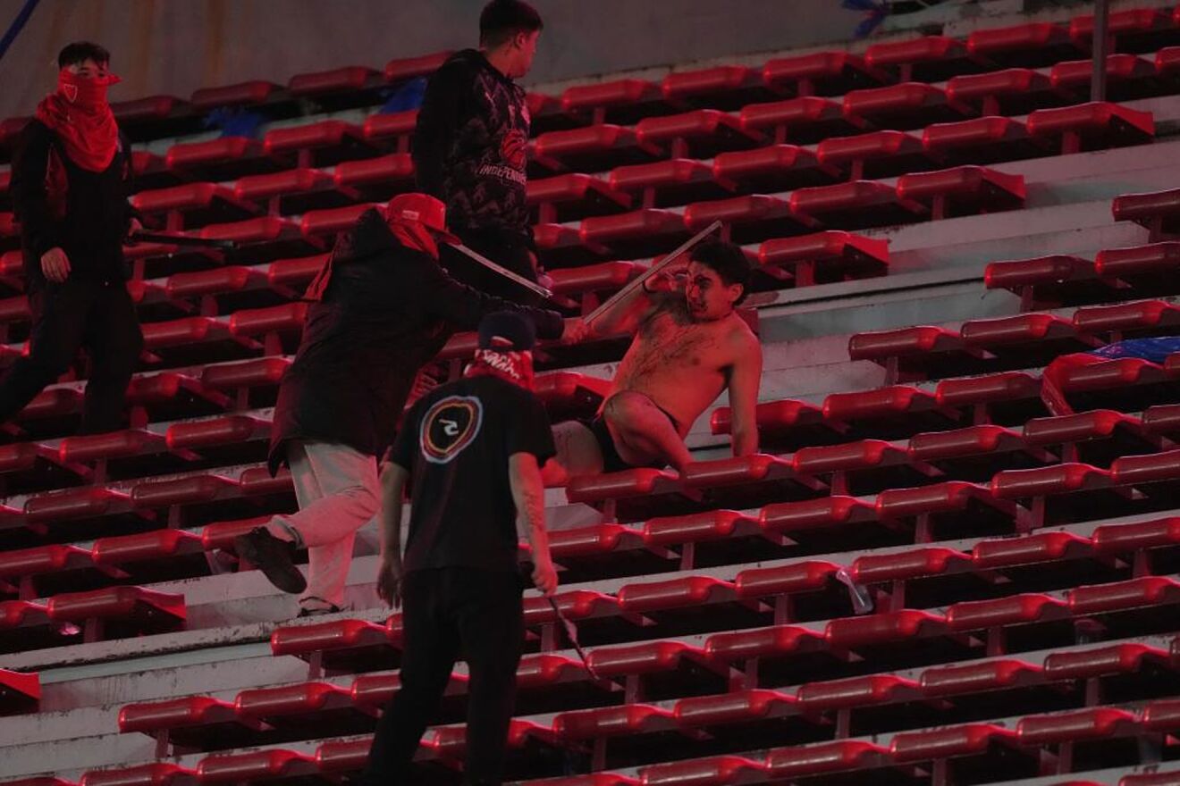 Argentina lives a tragedy: serious injuries and 90 arrested in the Copa Sudamericana