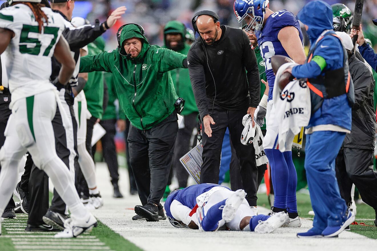 Giants QB Tyrod Taylor to remain hospitalized overnight after injury vs. Jets | Marca