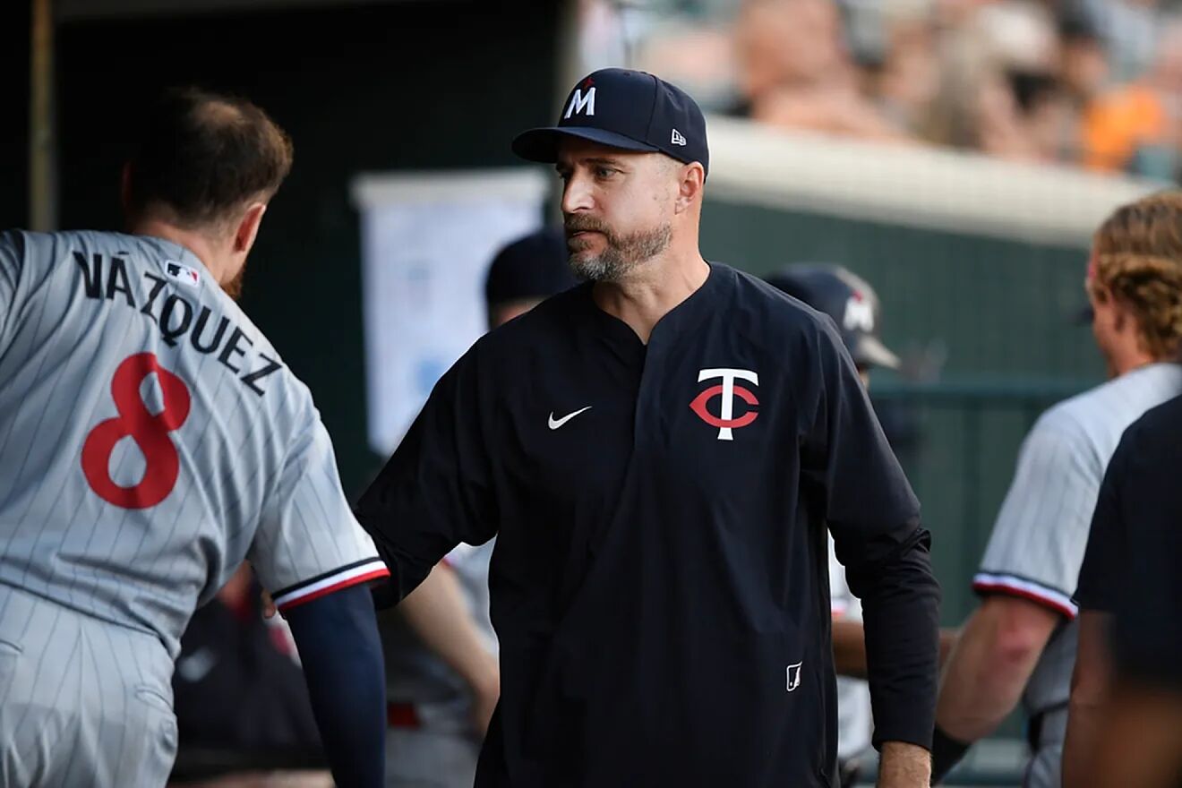 Red Sox don't trust their newly operated players and are looking for an old acquaintance in case of emergency