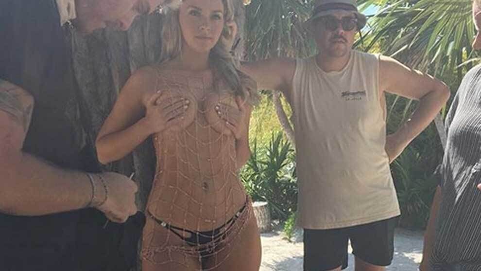 Camille Kostek, cheerleader de los New England...