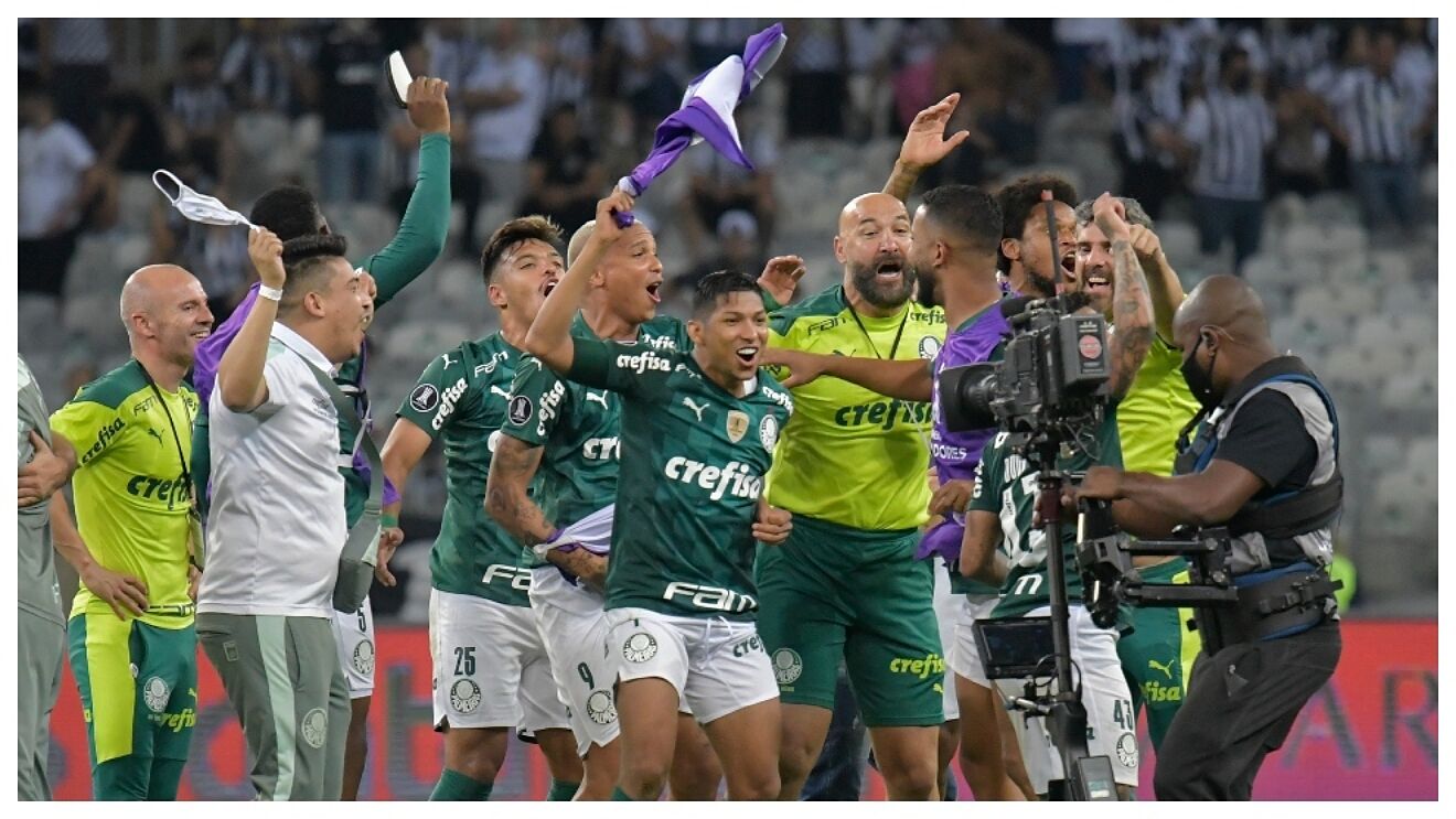 Palmeiras celebra su clasificaci�n para la final de Libertadores.