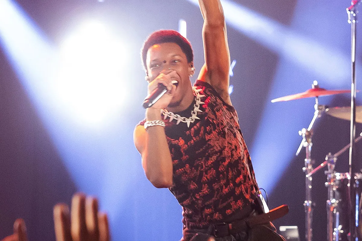 LAPD arrests singer D4vd in connection to teen homicide case