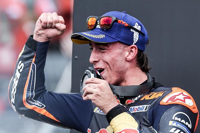 Pedro Acosta, con su medalla del Sprint de Brno.