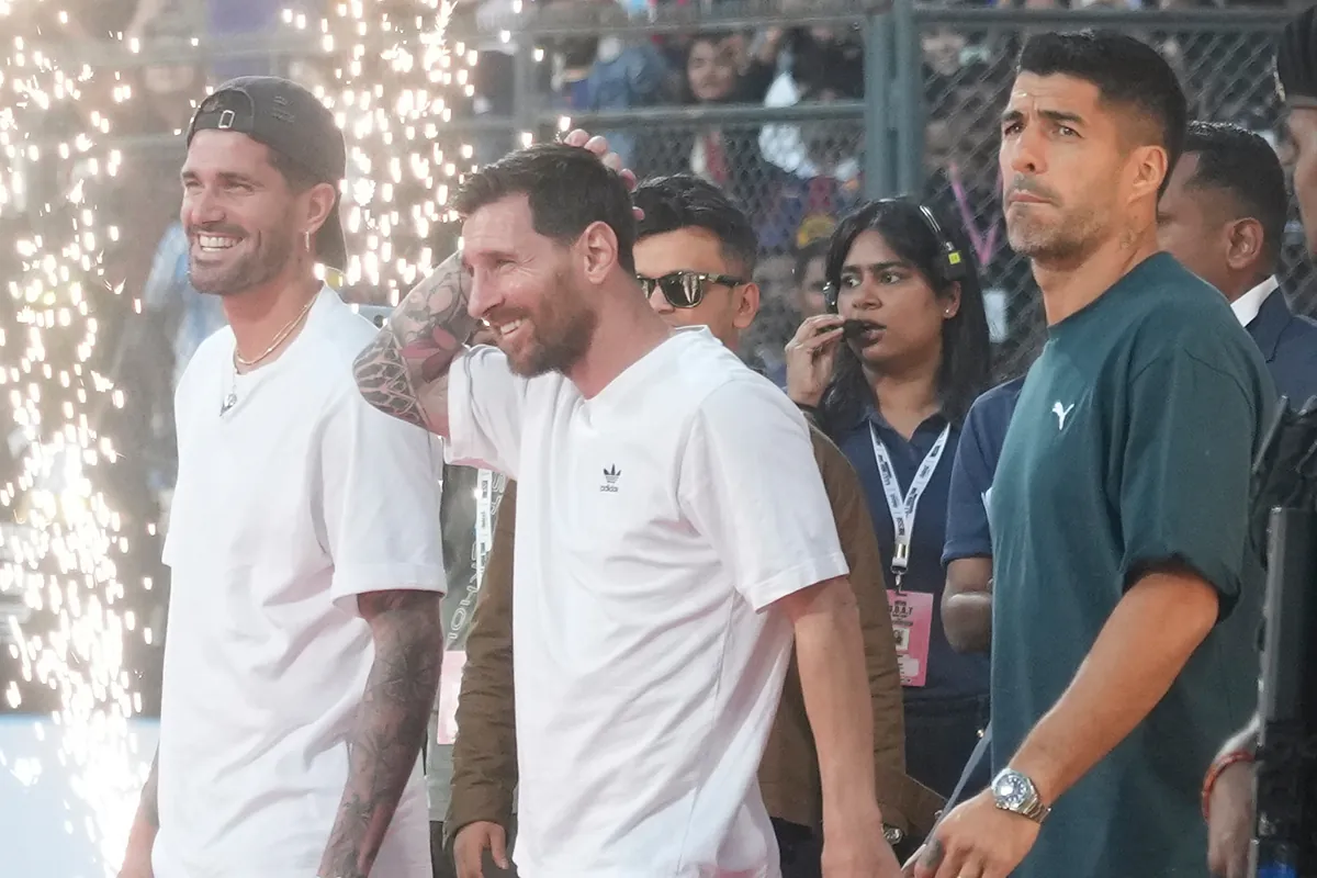 Lionel Messi, Rodrigo De Paul, and Luis Suarez thanked fans in Hyderabad during the second leg of The GOAT Tour of India
