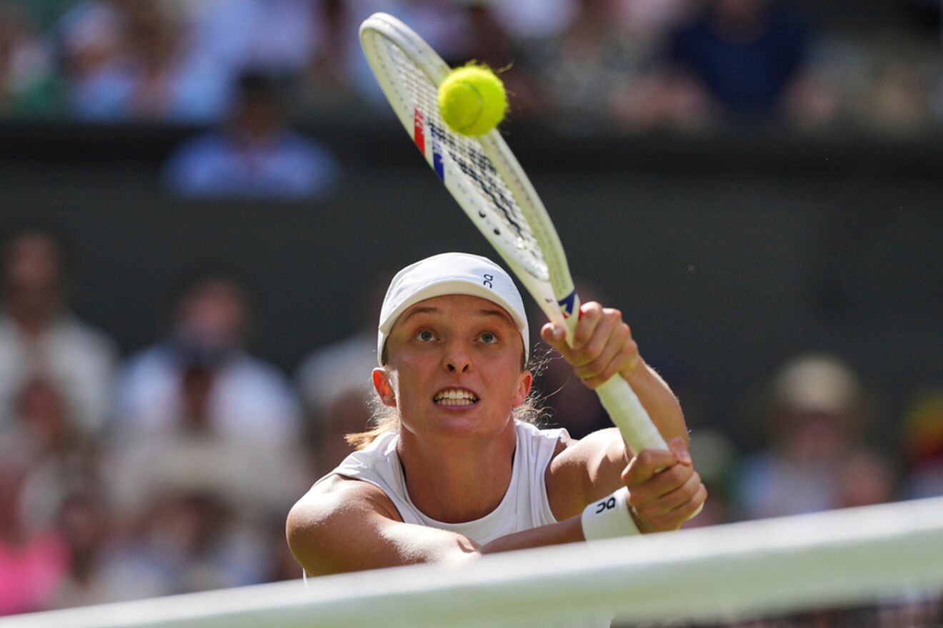 After crushing her opponent in the Wimbledon final, Iga Swiatek loses...