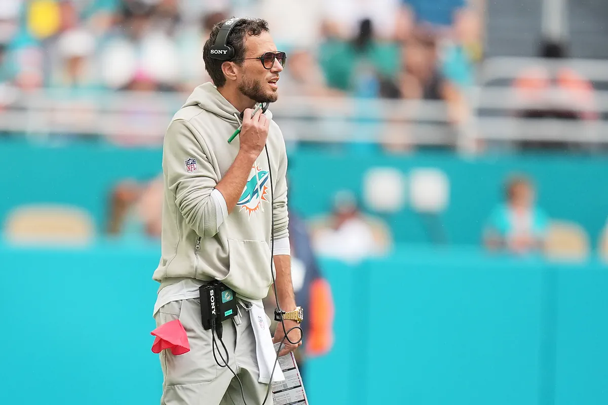 The leadership meeting that changed the Dolphins' season and saved Mike McDaniel from being fired
