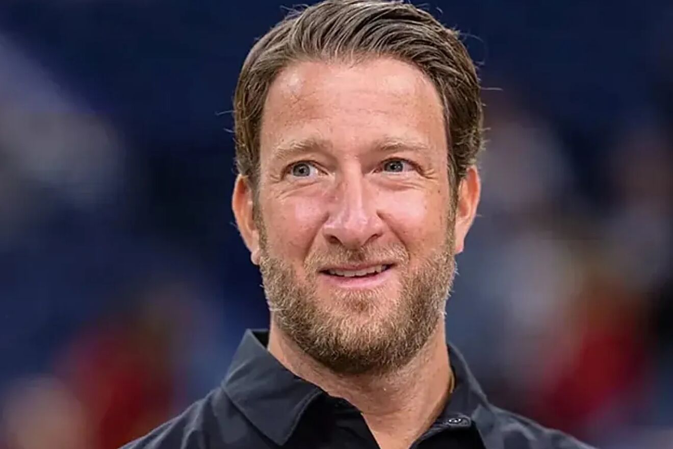 Dave Portnoy called out Jordon Hudson's outfit choice at the Super...