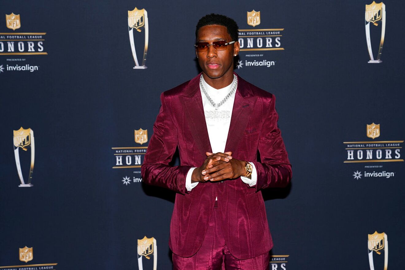 Sauce Gardner defended his NFL resume over tiwtter as he exhanged...